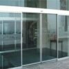 cửa kính thủy lực tự động