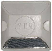 Đinh nhựa YDM gắn mặt đường