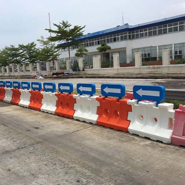 Dải Phân Cách Di Động Tiện Lợi An Toàn Giao Thông